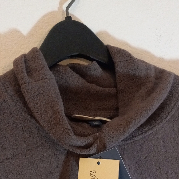 Universal Thread Long Sleeve Mock Turtleneck Pullover Blouse - Picture 4 of 5